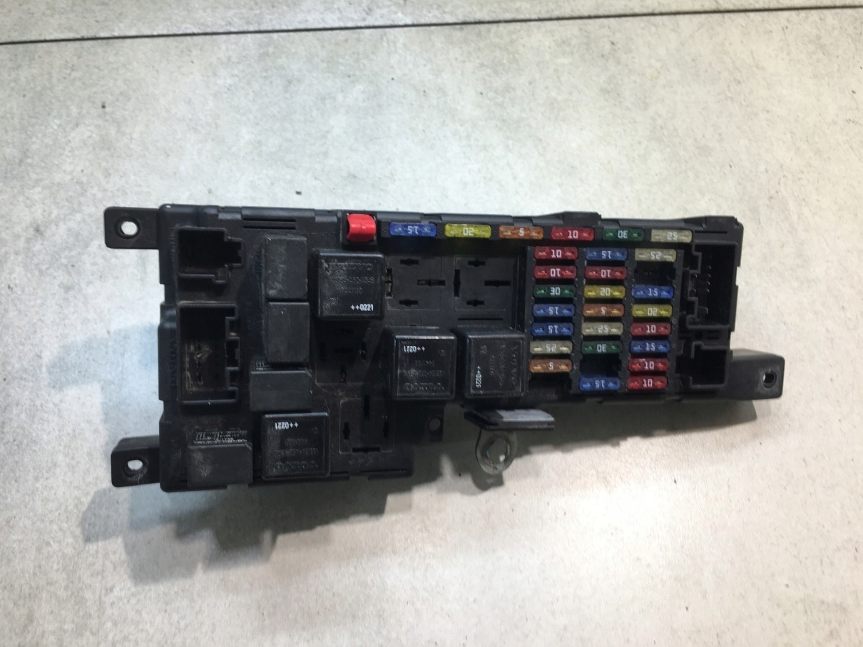 CENTRALINA FUSIBILI VOLVO S80 e 2.4 8637841