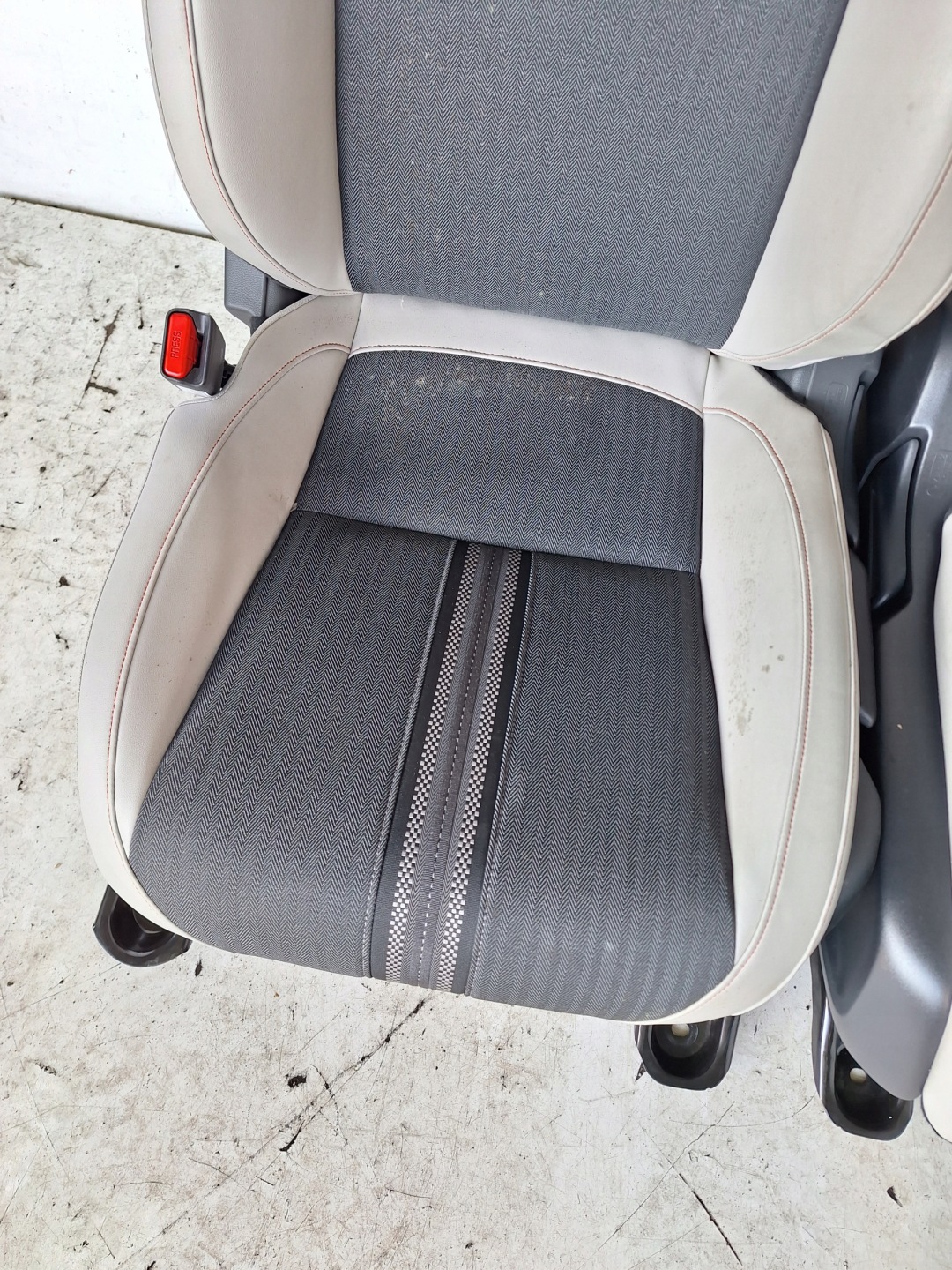 HONDA HR-V III 22-> seat left front