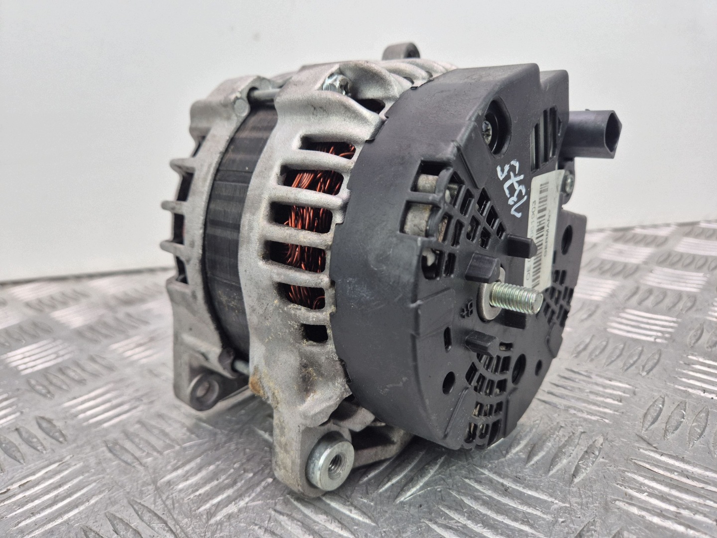 Mercedes CLA180 C117 alternator A0009061903