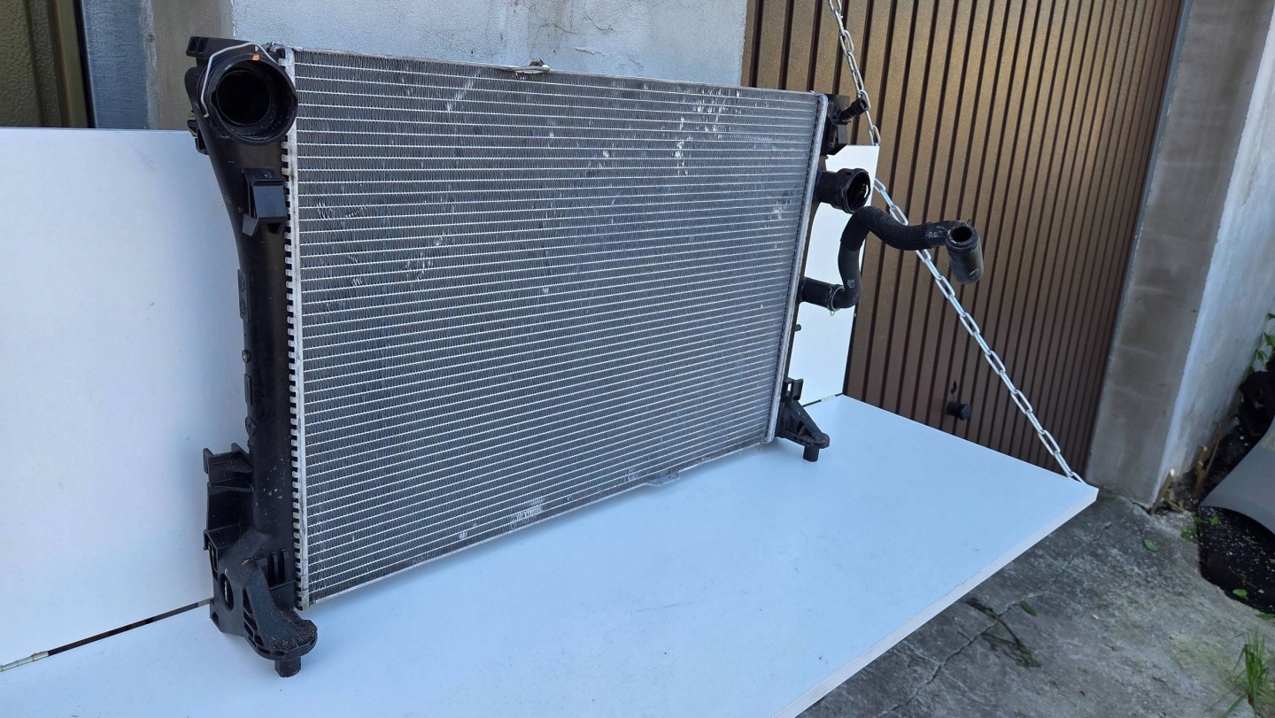 Mercedes-Benz C klasa W204 204 2.2 cdi radiator