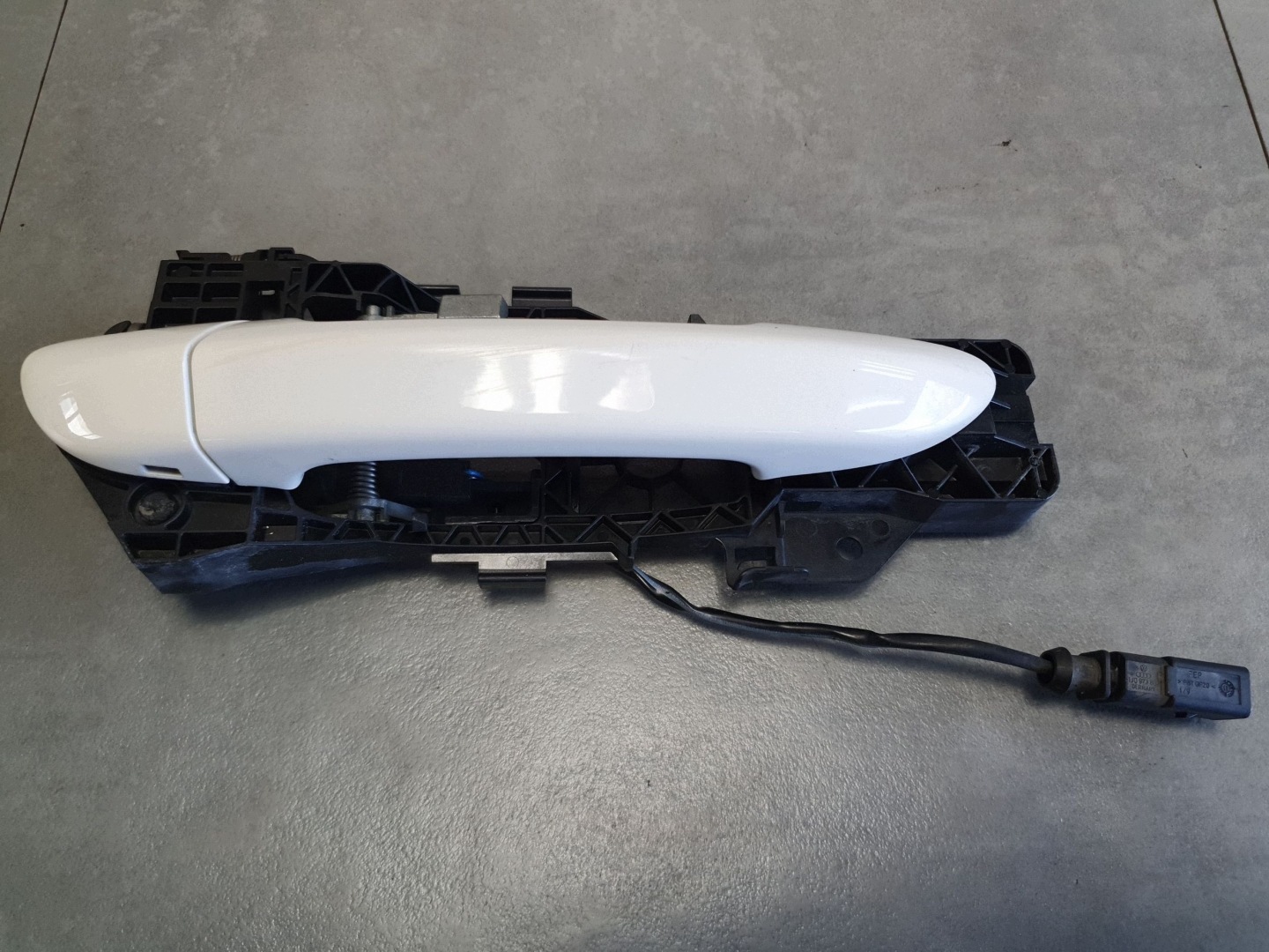 Volkswagen PASSAT CC handle exterior right rear part lb9a 3C8839886