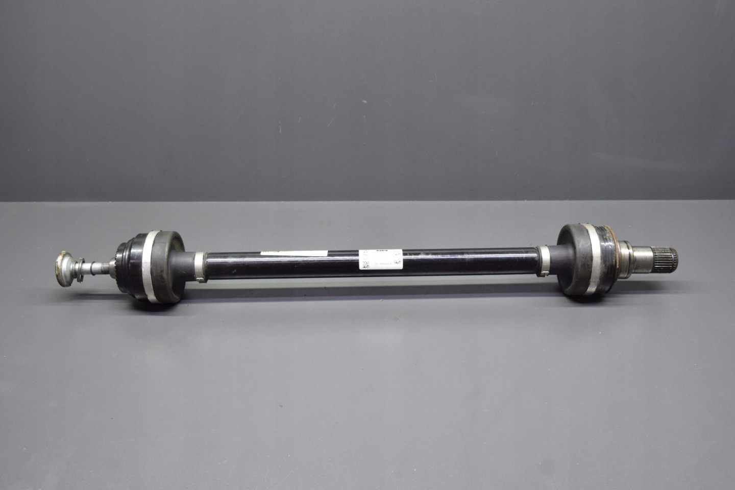 semi-axis left rear part BMW 8 G14 G15 840i 840ix