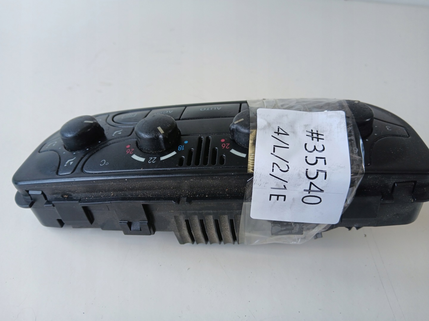 MERCEDES W209 W203 Unite commande clima Bouches buses A2098300085