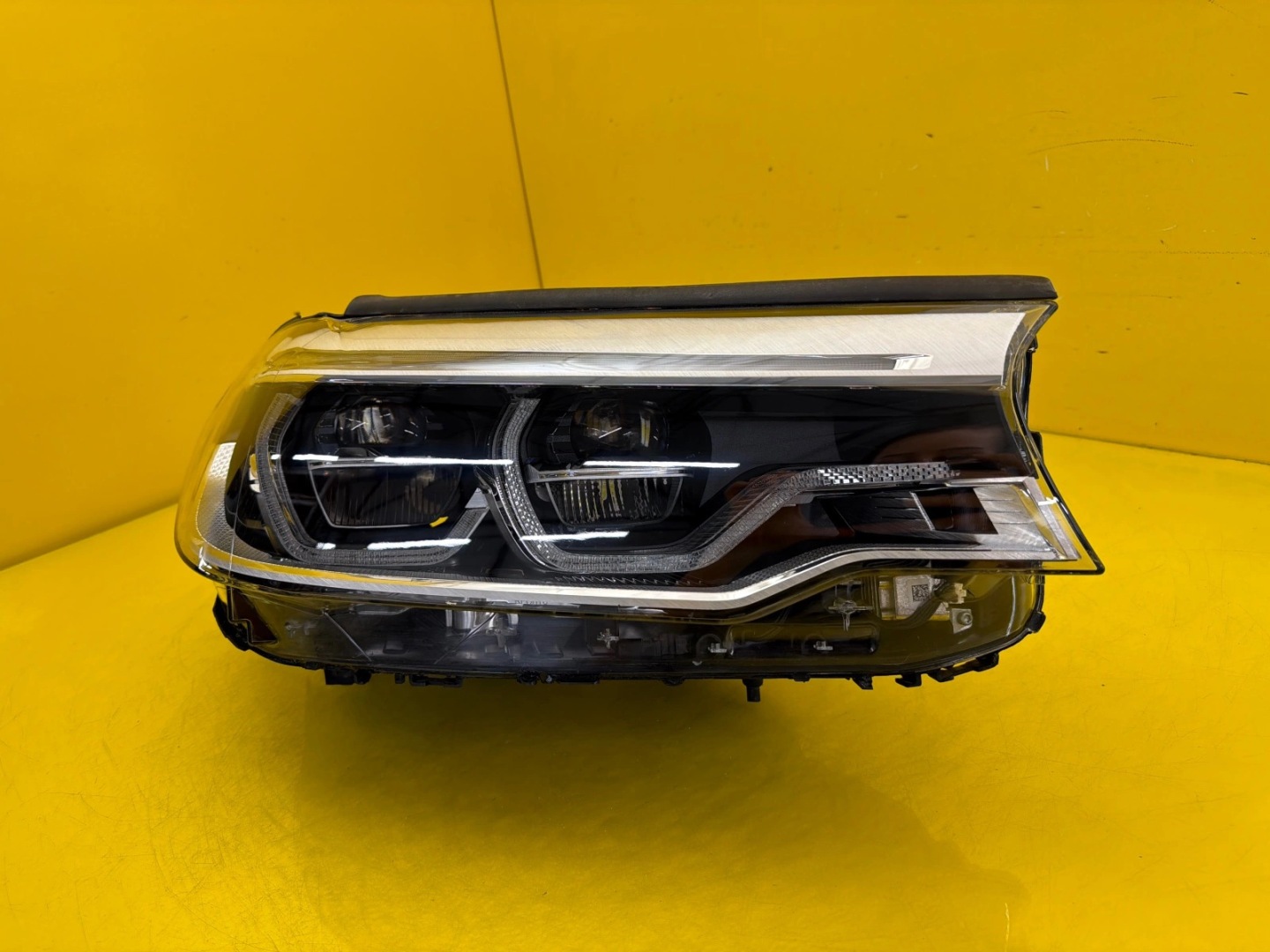 light right BMW 5 G30 G31 Adaptive Led 8499122-01