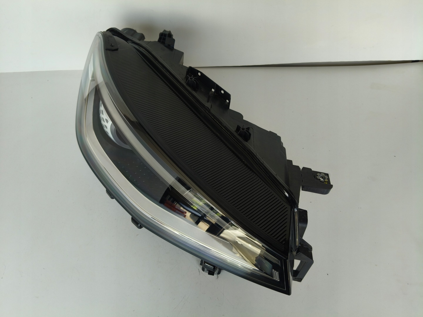 light right REFLEKTOR VW ID4 11A 21- FULL LED