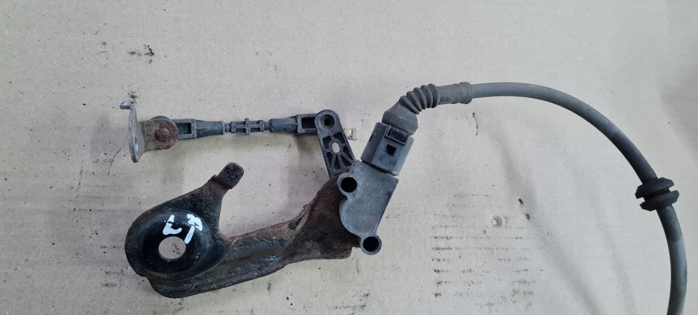Q5 8R Sensor POZIOMOWANIA lichte links heck 8R0941285G