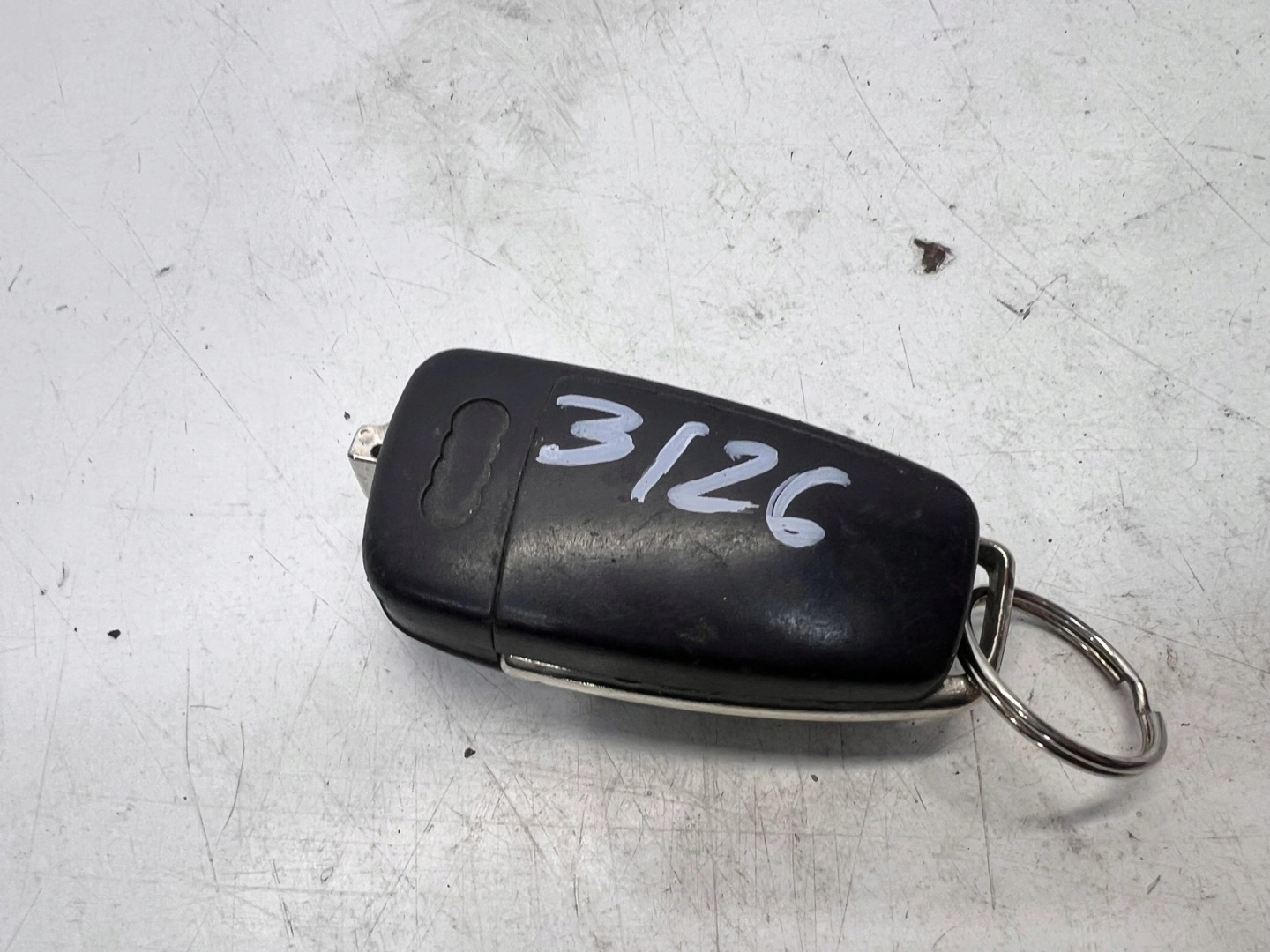 key PILOT SCYZORYK AUDI A3 8P 8P0837220D 3/26