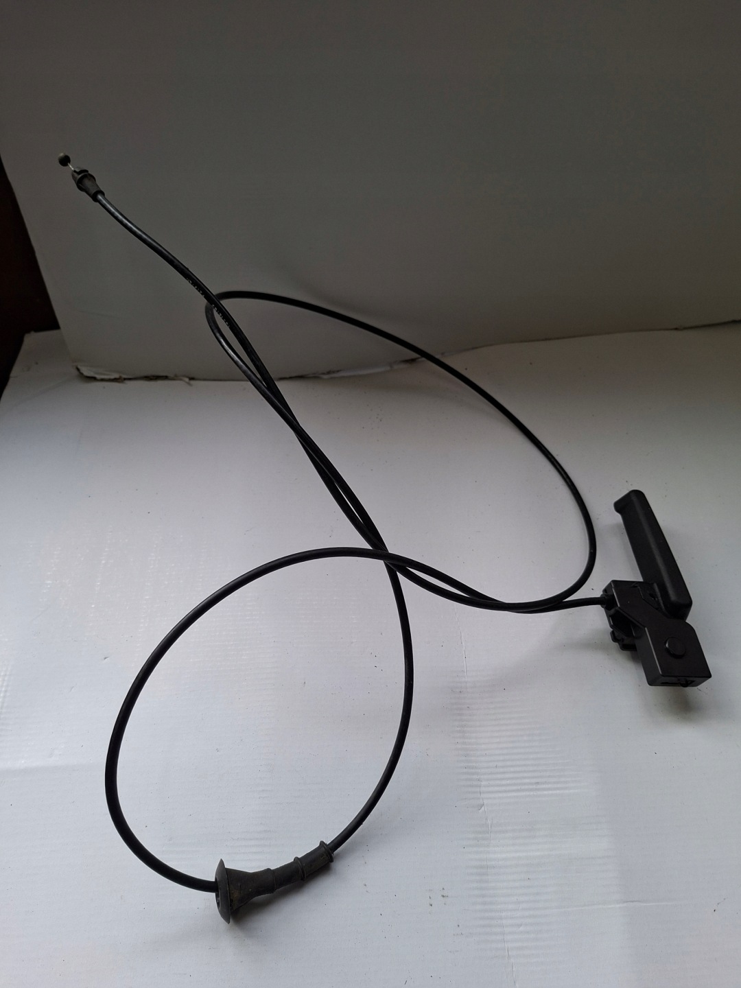 Levier Câble DO pour l’ouverture du capot OPEL ASTRA IV J