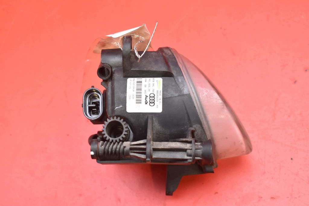 fog light right front front 8T0941700 VW PASSAT CC 08-12