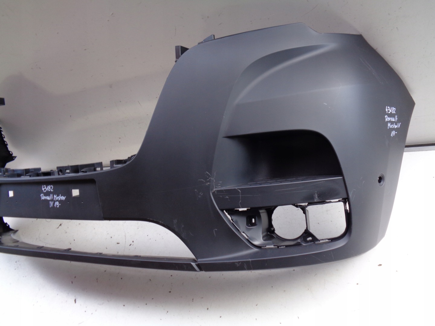 front bumper RENAULT MASTER IV 19- NR 43182