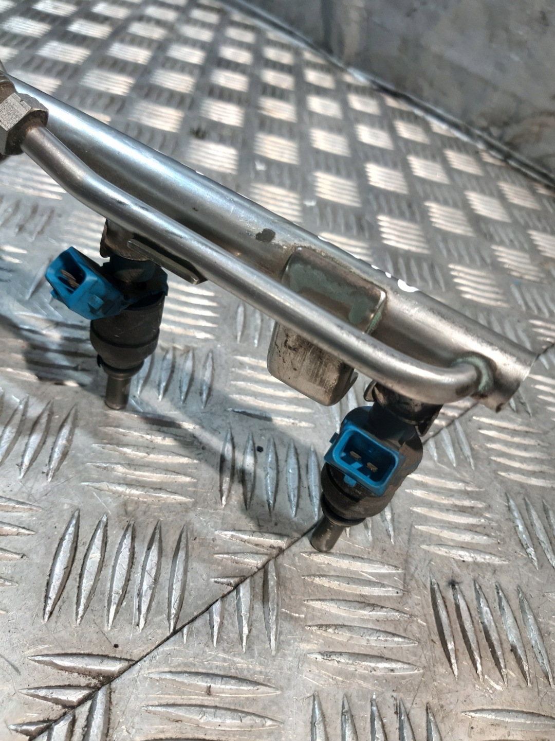 Rampe injection OE 05813368 VW PASSAT B5 1.8B 125HP