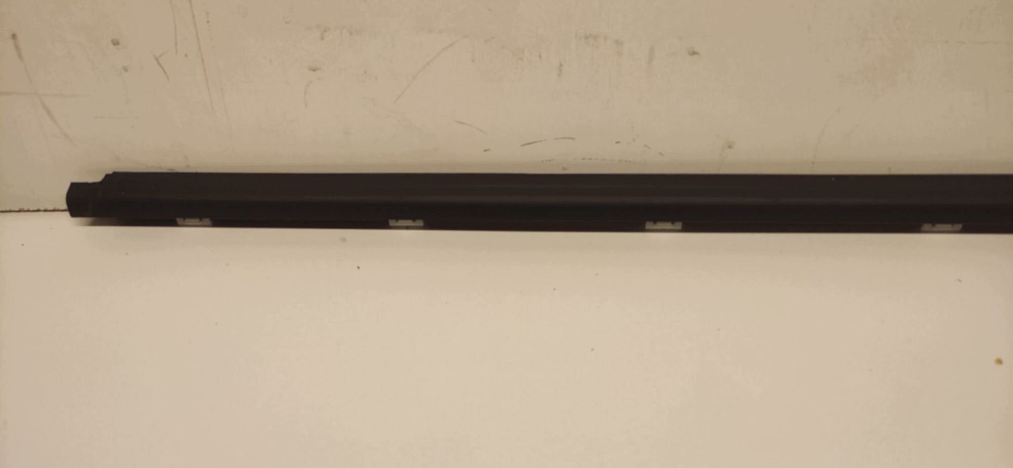 KIA STONIC moulding door PARAPET black left left front 17- 24