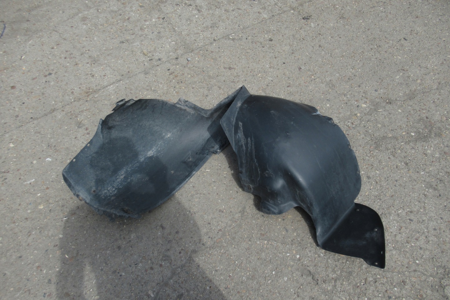 VW T5 05R 2.5 TDI mudguard left front 7H0809961A
