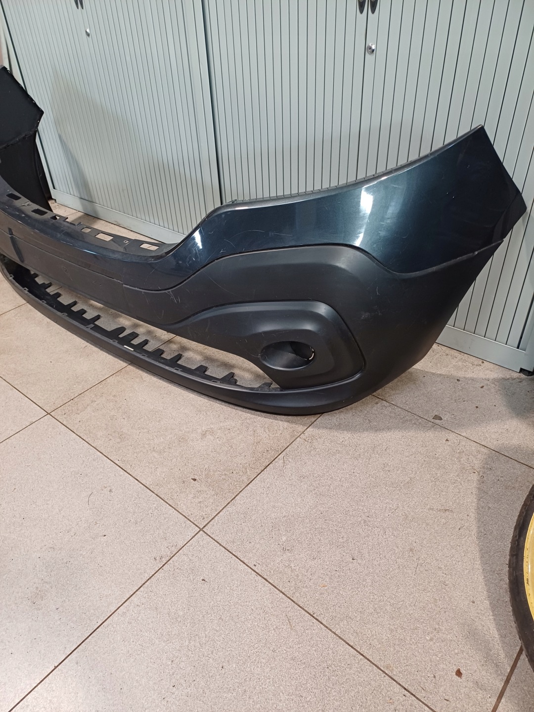 nárazník predok predný RENAULT TRAFIC 3 III 620223380R