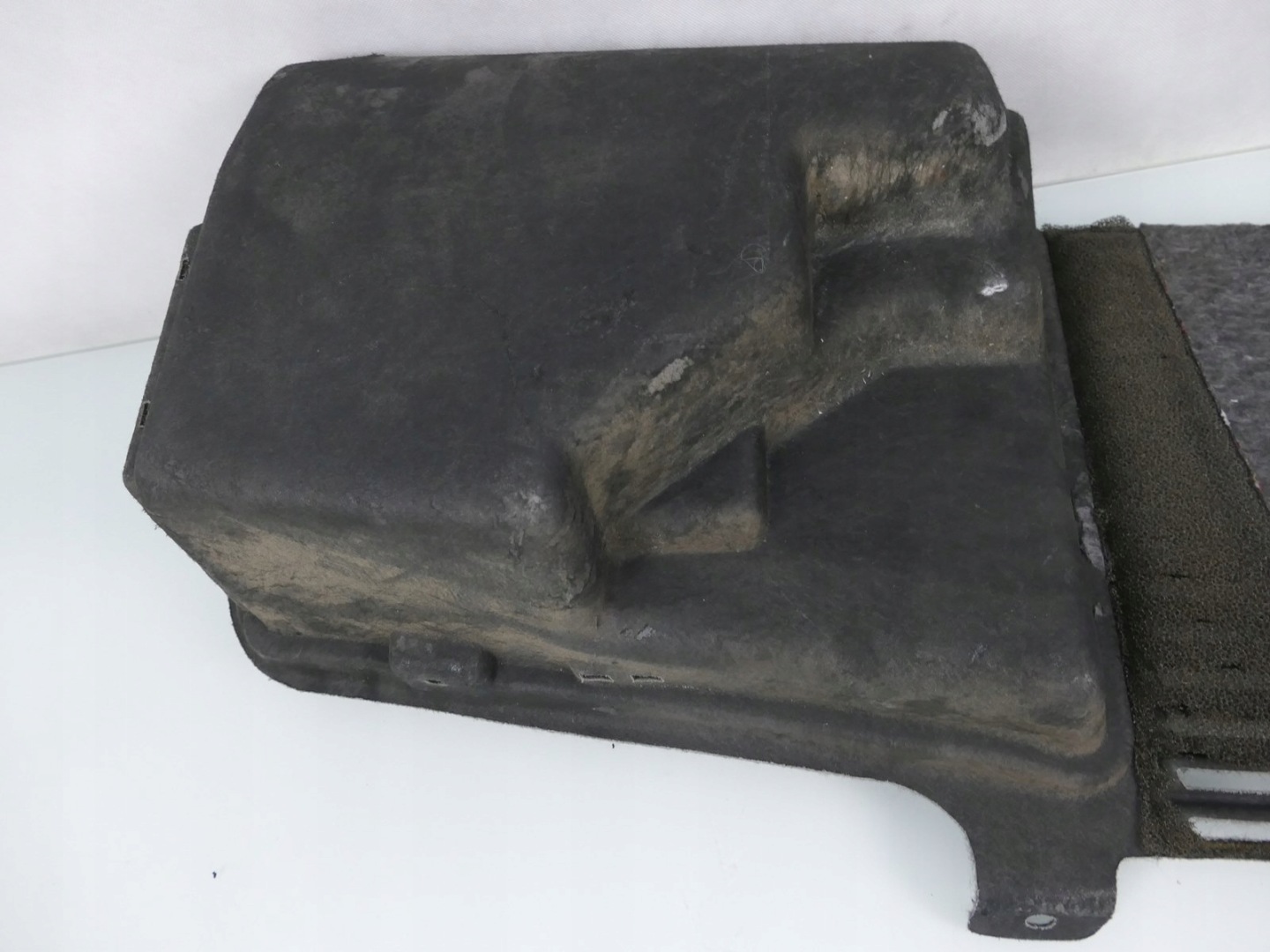 AUDI A8 D2 boot upholstery left upholstery