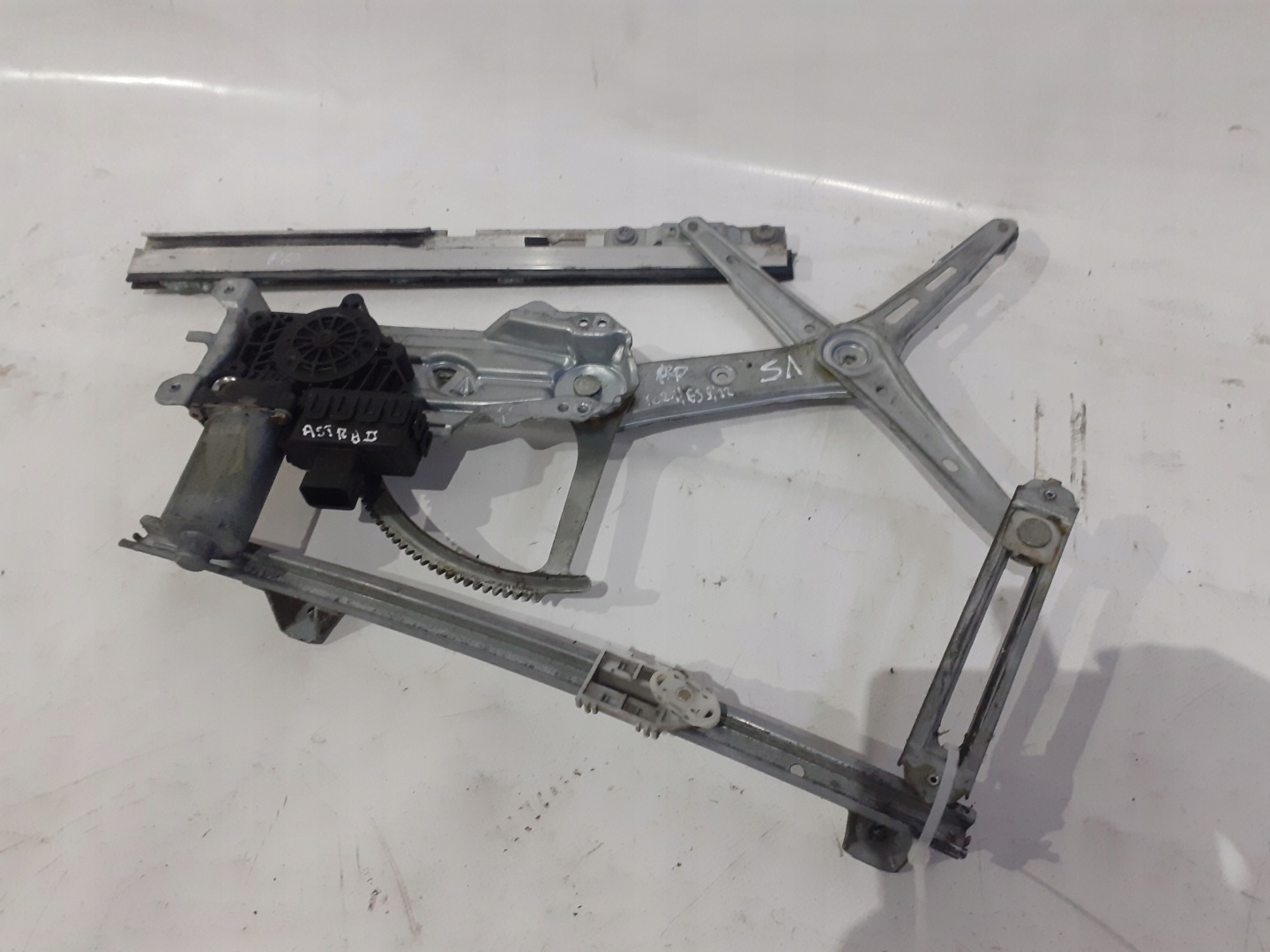 OPEL ASTRA II G window regulator right front