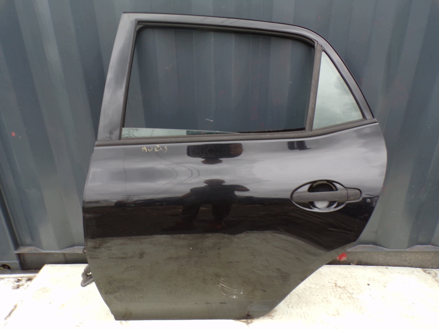 door left rear. rear part TOYOTA AURIS 1 and
