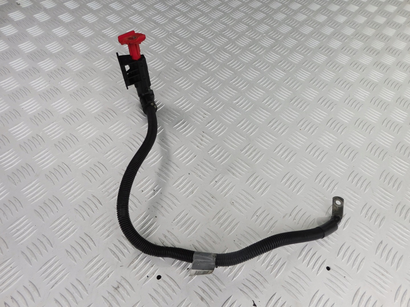 Mercedes Sprinter 906 646 kabel plusowy ladowania A9064408234