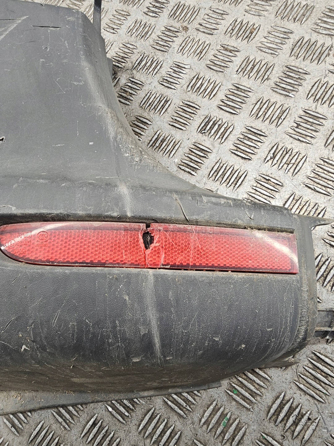 Ecke der Stoßstange links heck MERCEDES SPRINTER 907 A9078801800