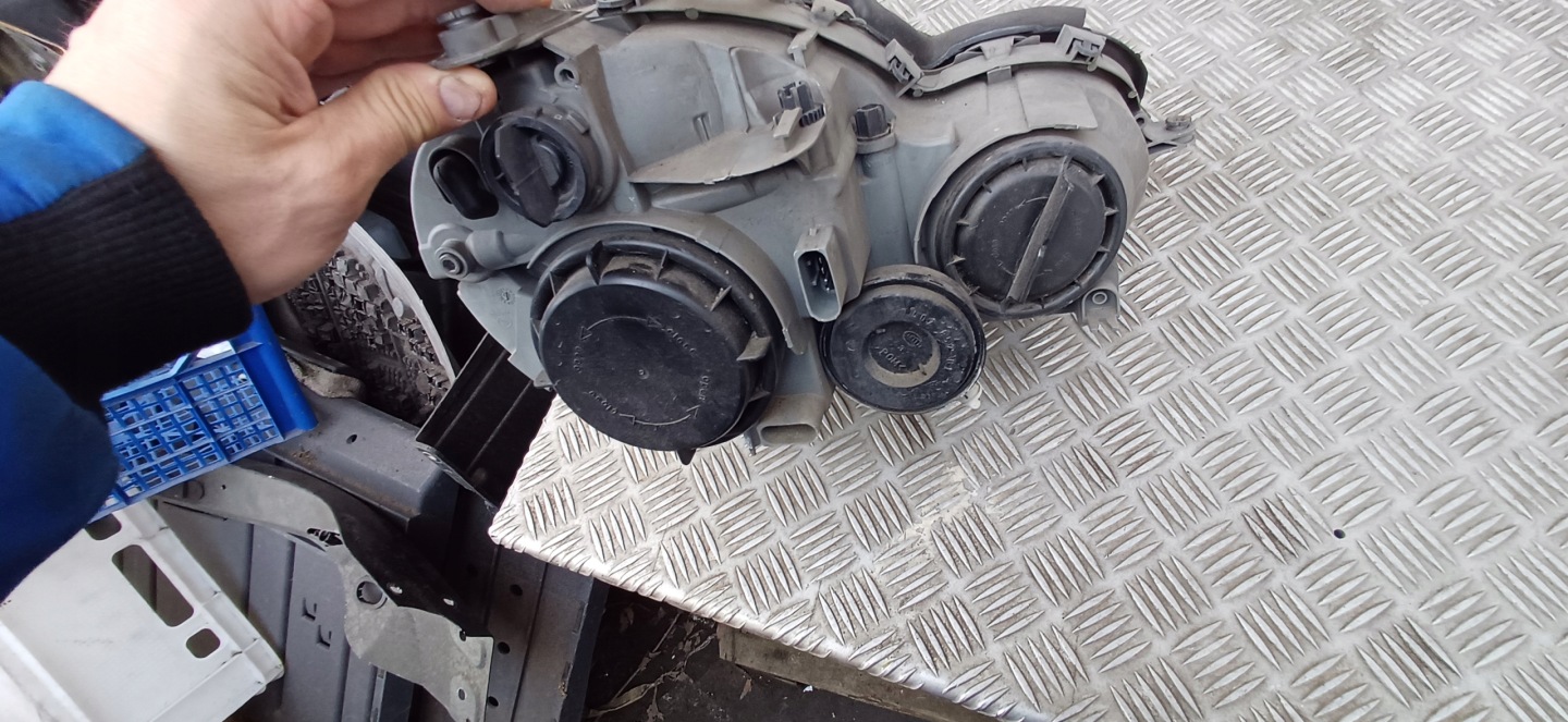 MERCEDES W203 COUPE light left front EU