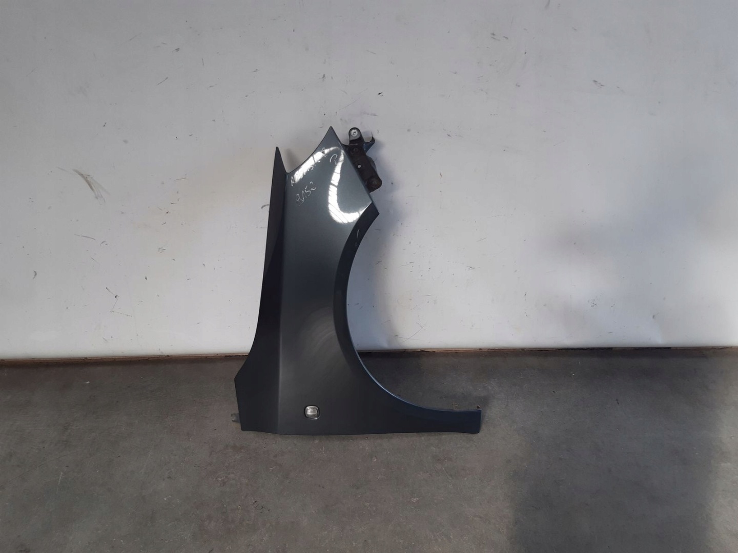 fender right front front Skoda Roomster 9153