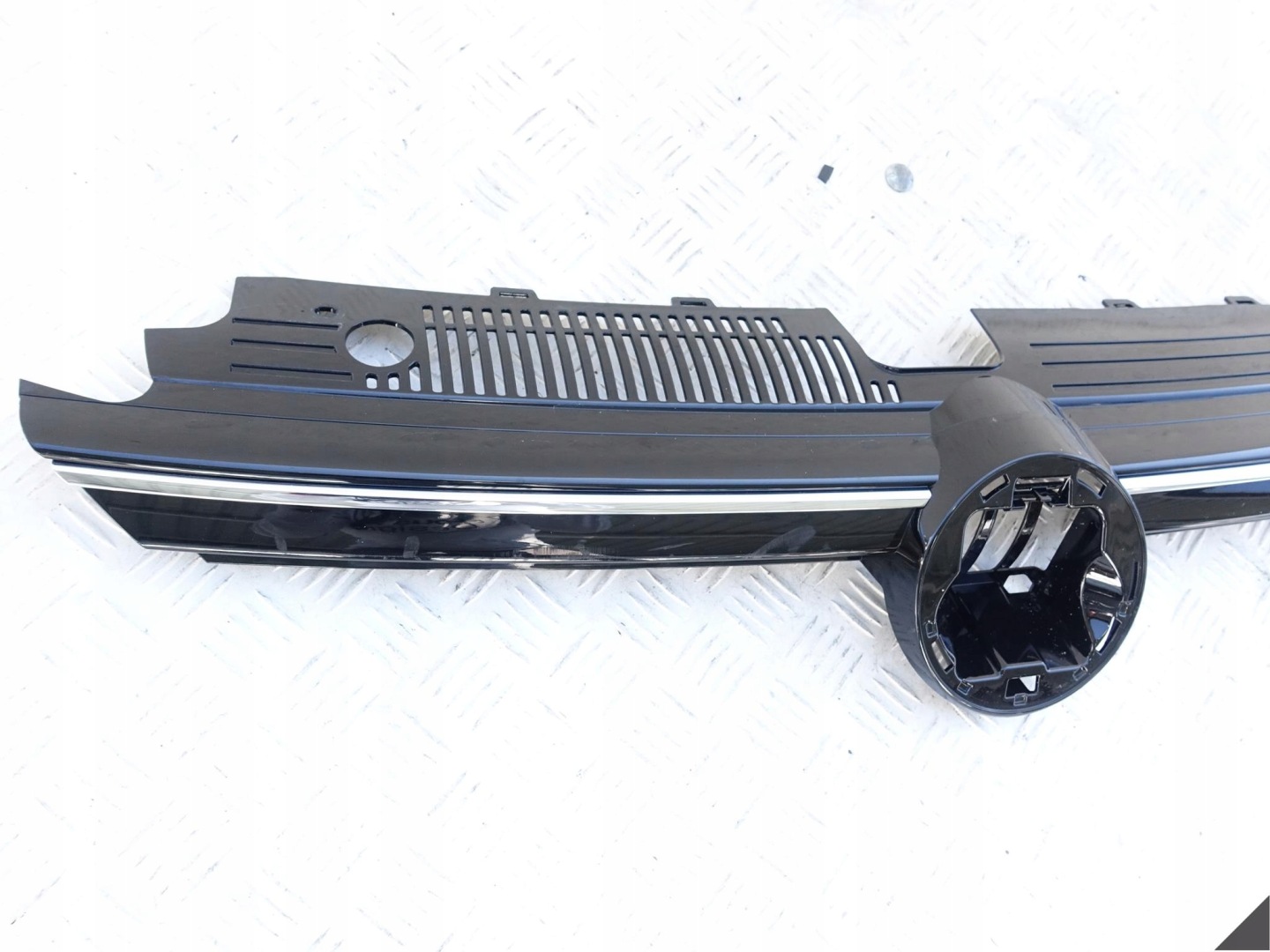 VW GOLF 8 VIII 5H0 19- bumper grill grille front