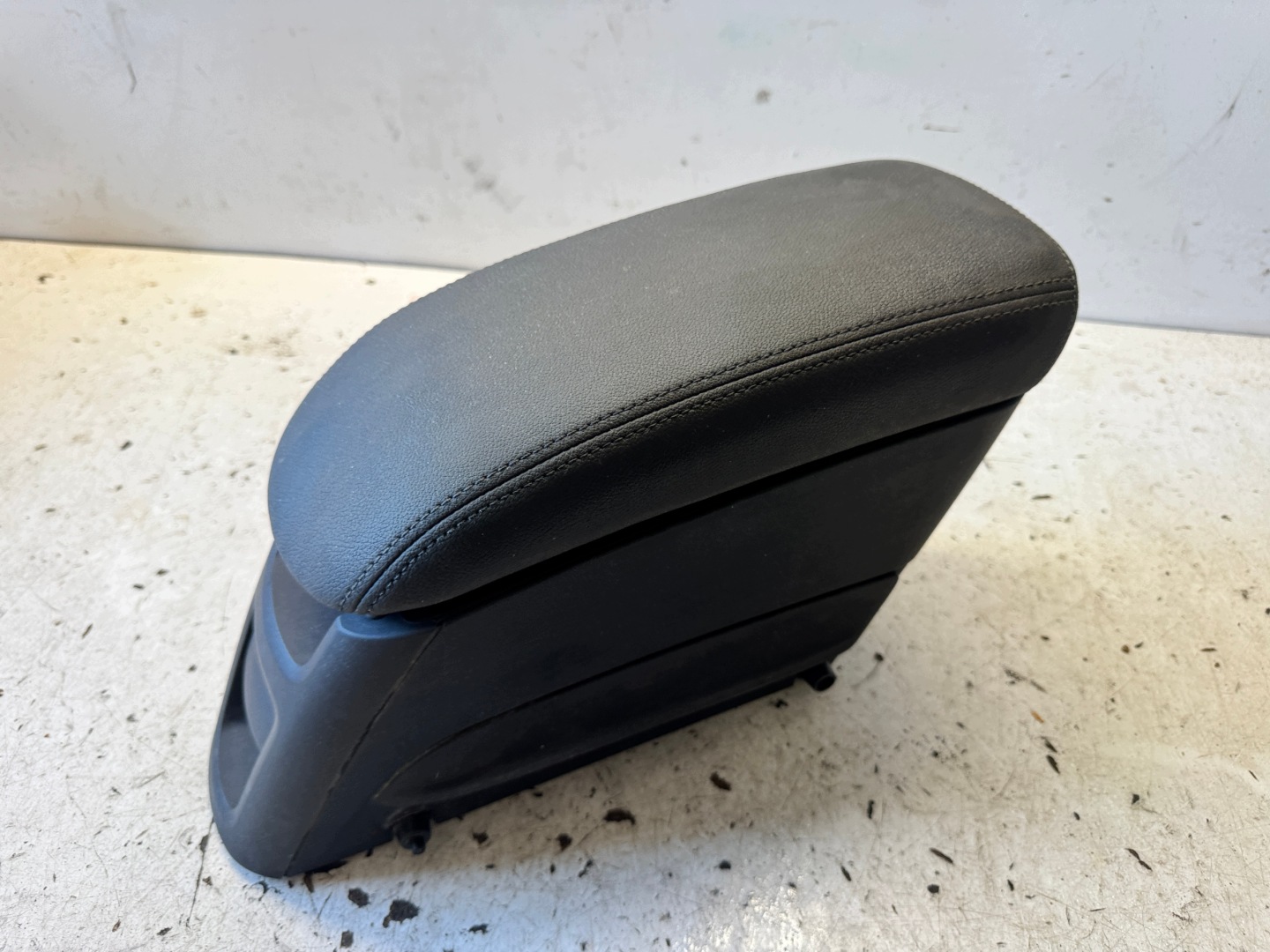 OPEL MERIVA B bracciolo SKORZANY nero