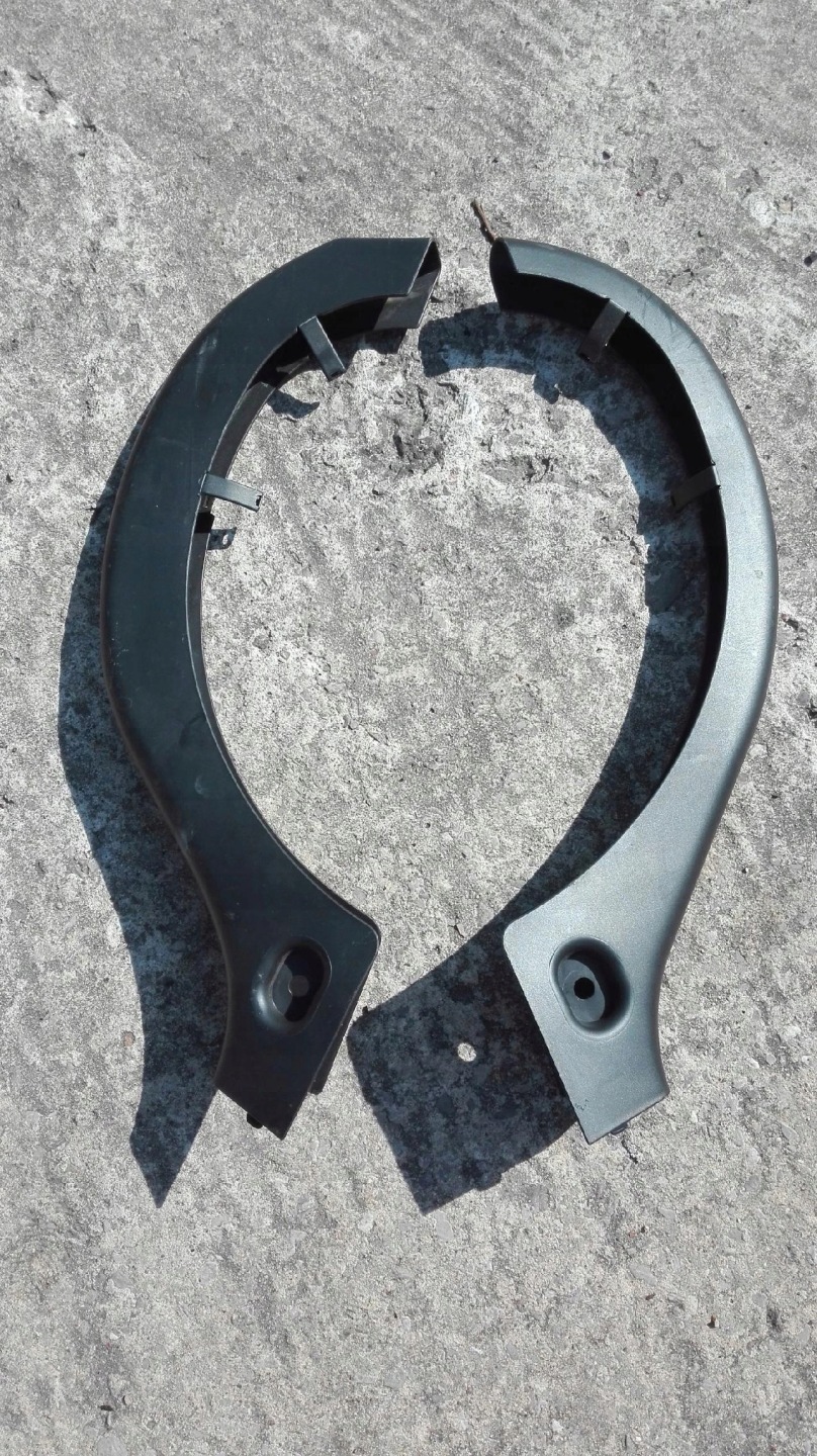 Blende Abdeckung Scharnier heckklappe W211 A2118210189 A2118210289