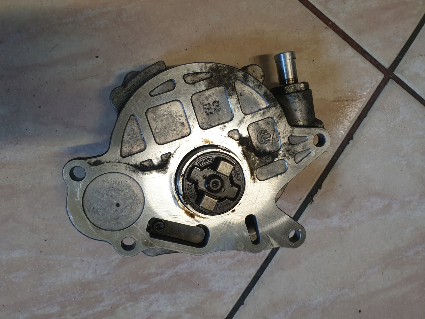 Vide Pompe à vide AUDI A4 A5 B8 8K 8T 2.0TDI