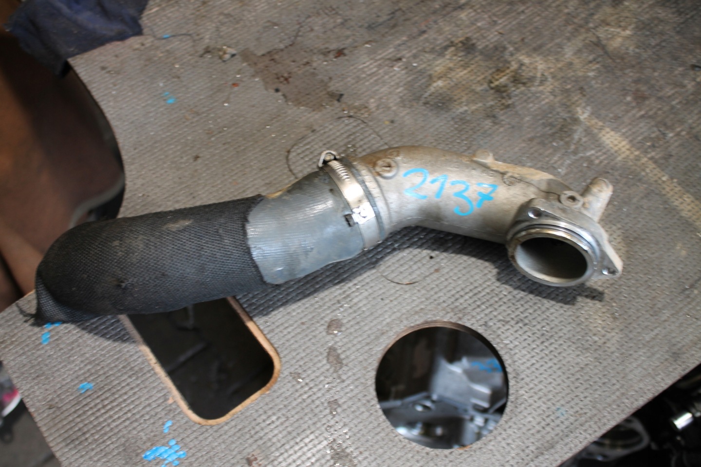 2137. pipe air AUDI RS6 RS7 0P2145682G
