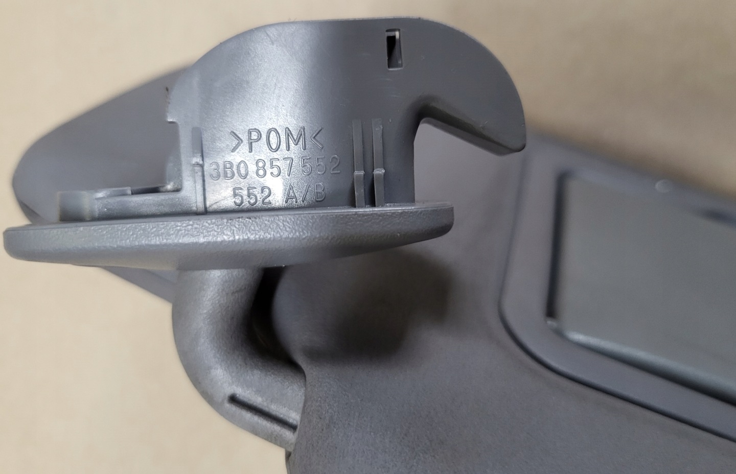 cover PRZECIWSLONECZNA visor visor right R bracket AUDI A4 B5 8D A3 8L