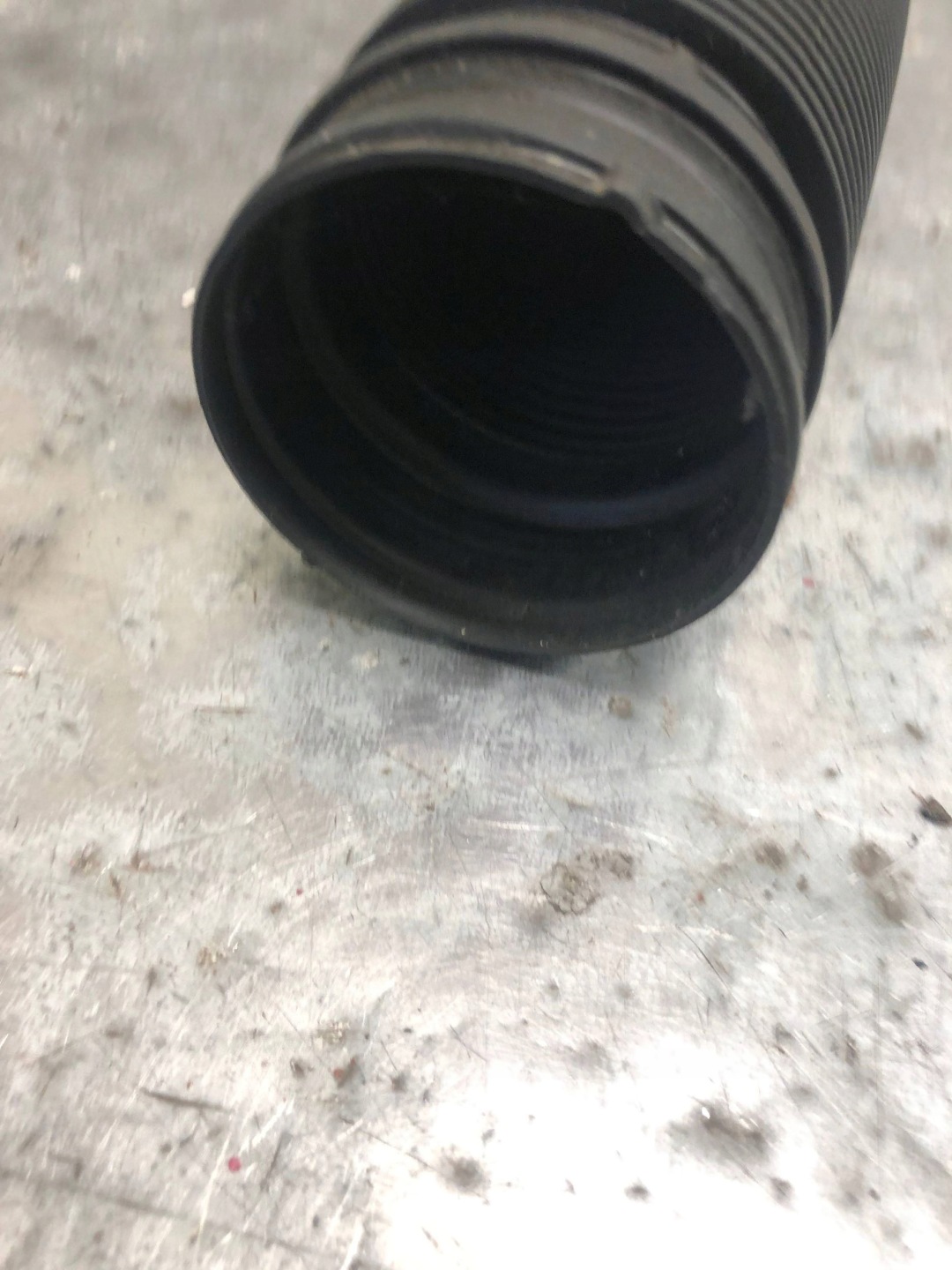 pipe air hose VW SKODA 3WA129618