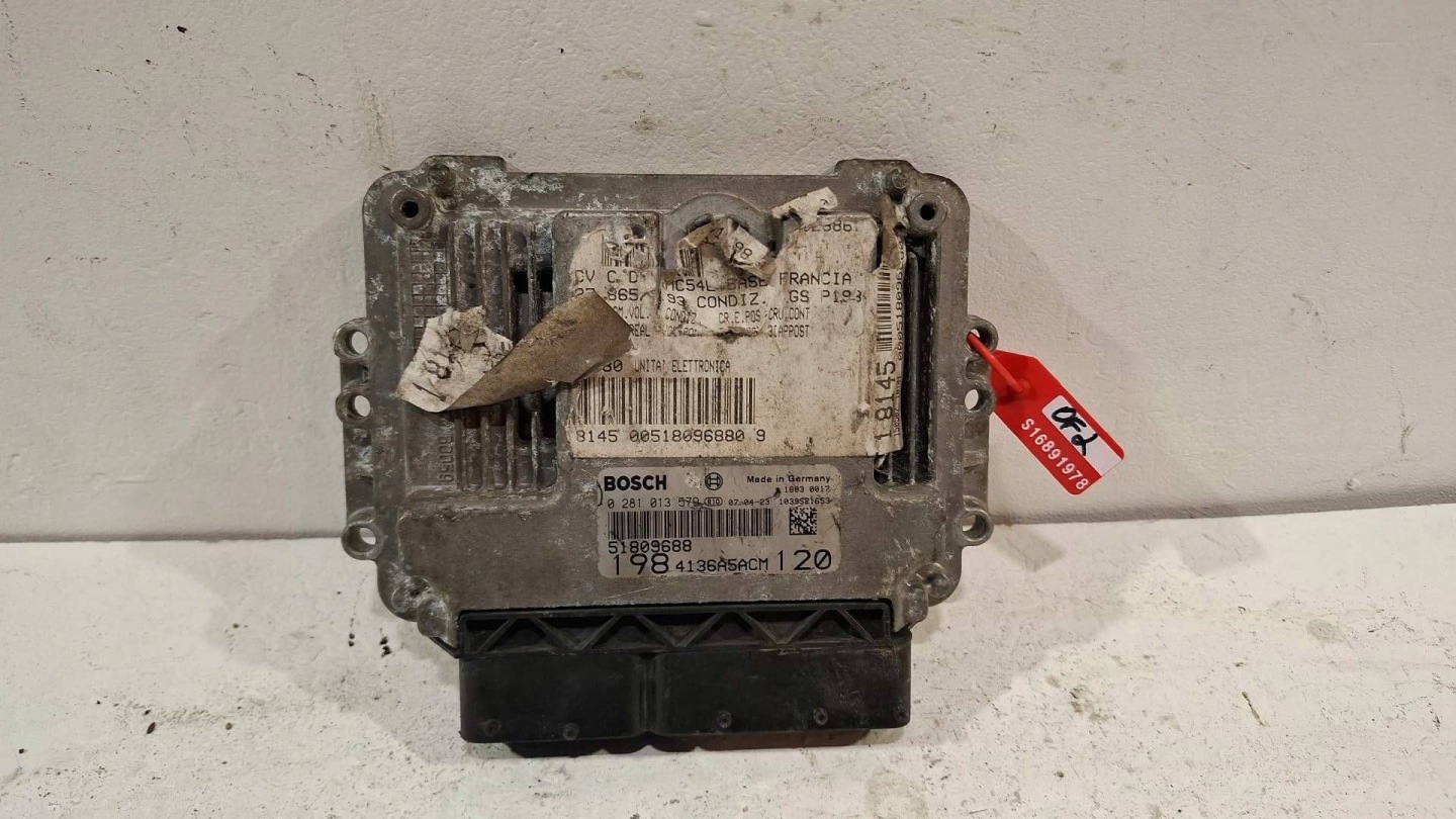 control unit of the engine computer 0281013579 Fiat Bravo II 1.9 JTD