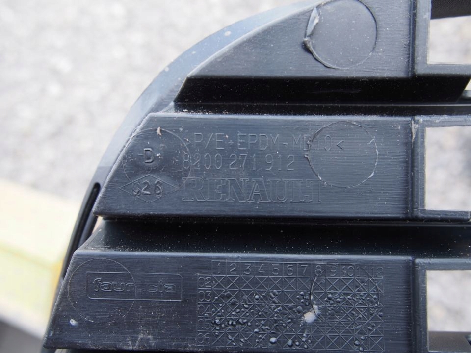 Renault Clio 2 FL Grille II Lift 01-05r