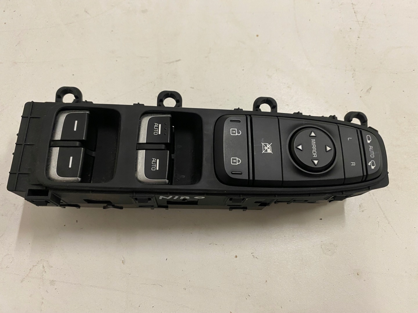 KIA NIRO switch windows LEWEJ PRZEDNIEJ