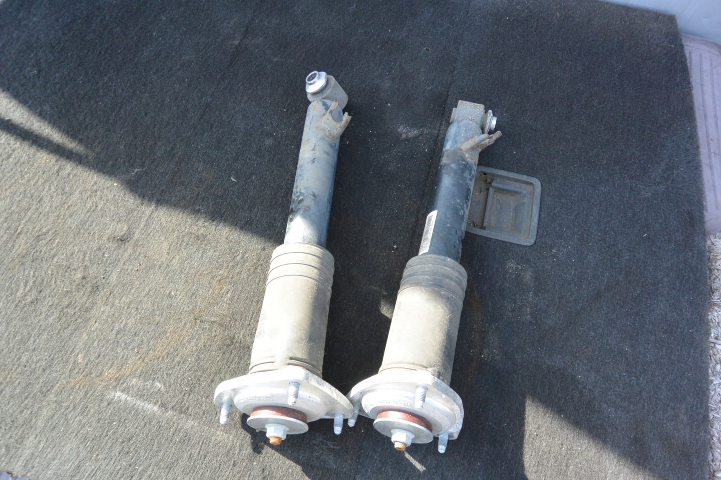 STOSSDÄMPFER HECK LINKS RECHTS BMW X5 X6 E70 E71 KPL