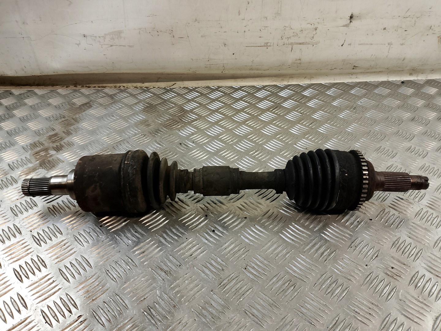 semi-axis left short. MAZDA 6 and GG 2.0 D