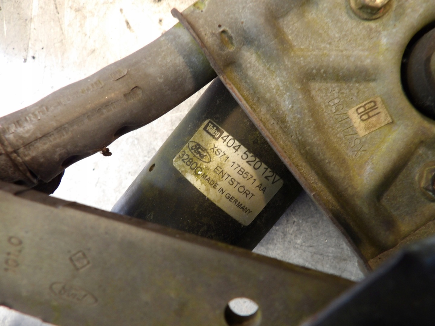 wiper mechanism front Ford Mondeo MK2 2,5