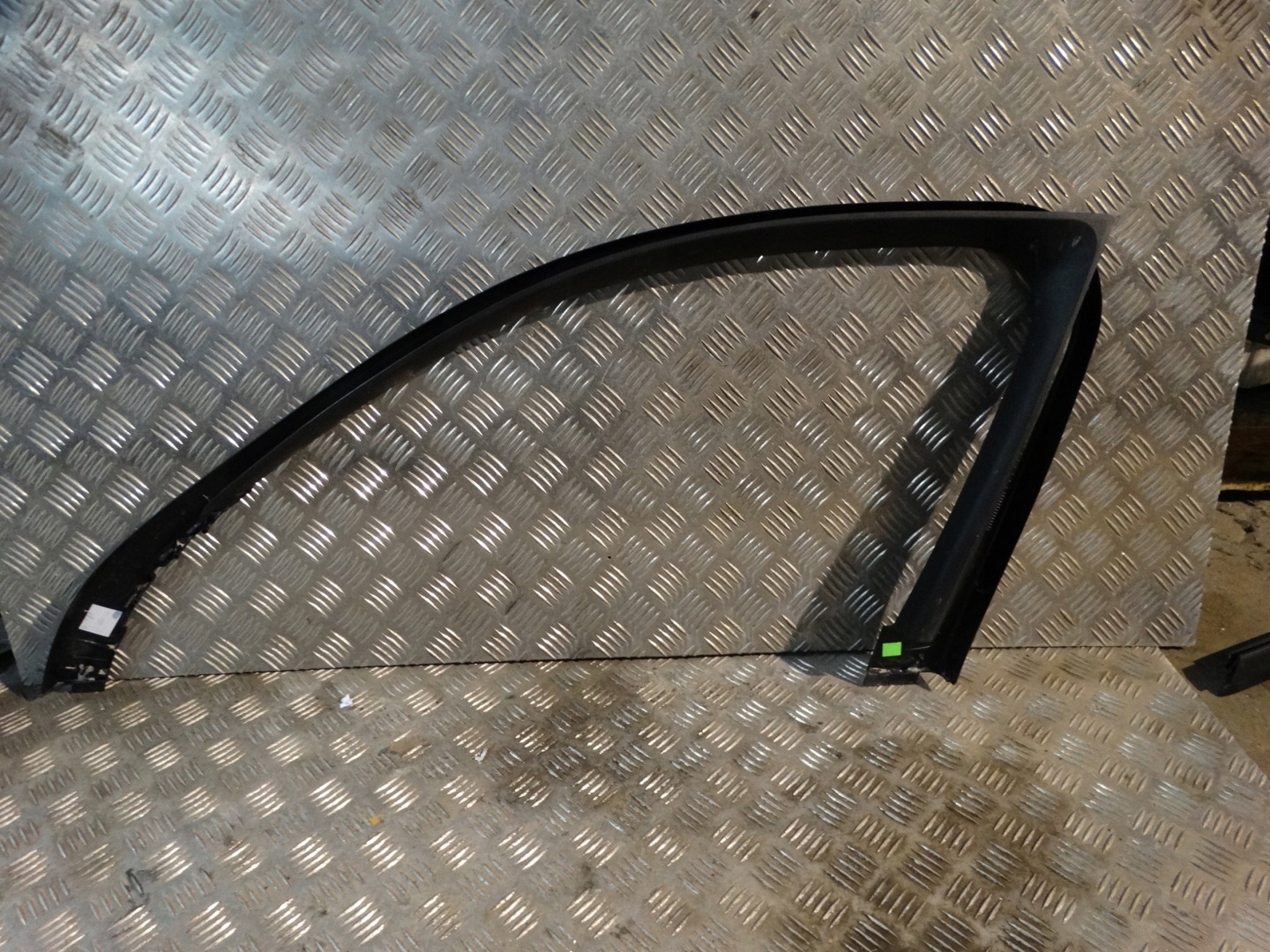 IDEALNA moulding frame door BMW G02 1