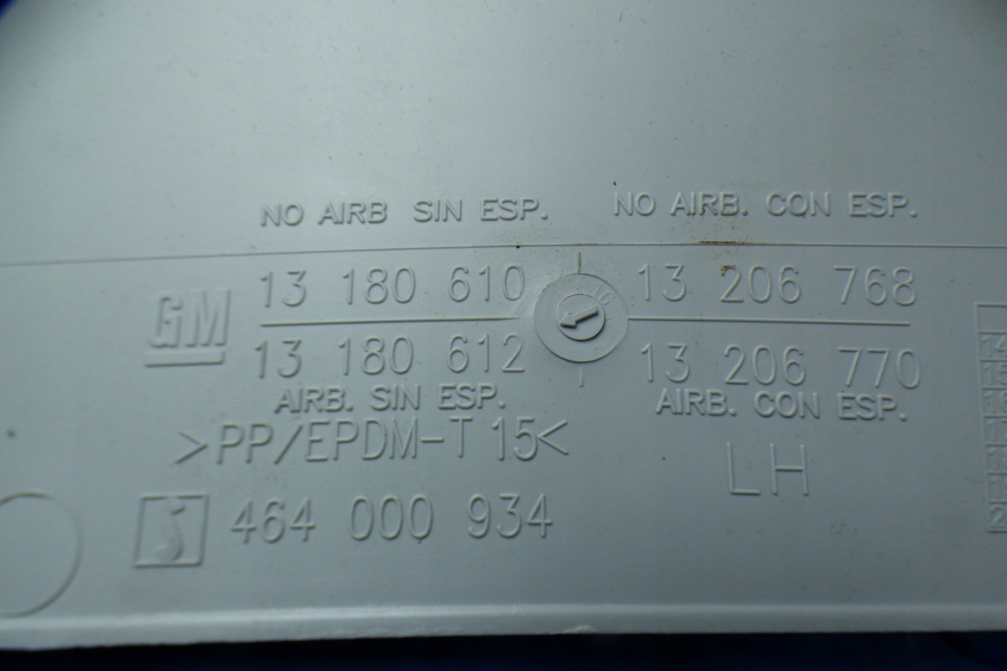 Blende Abdeckung slupka links heck 13180612 OPEL CORSA E HB 5D