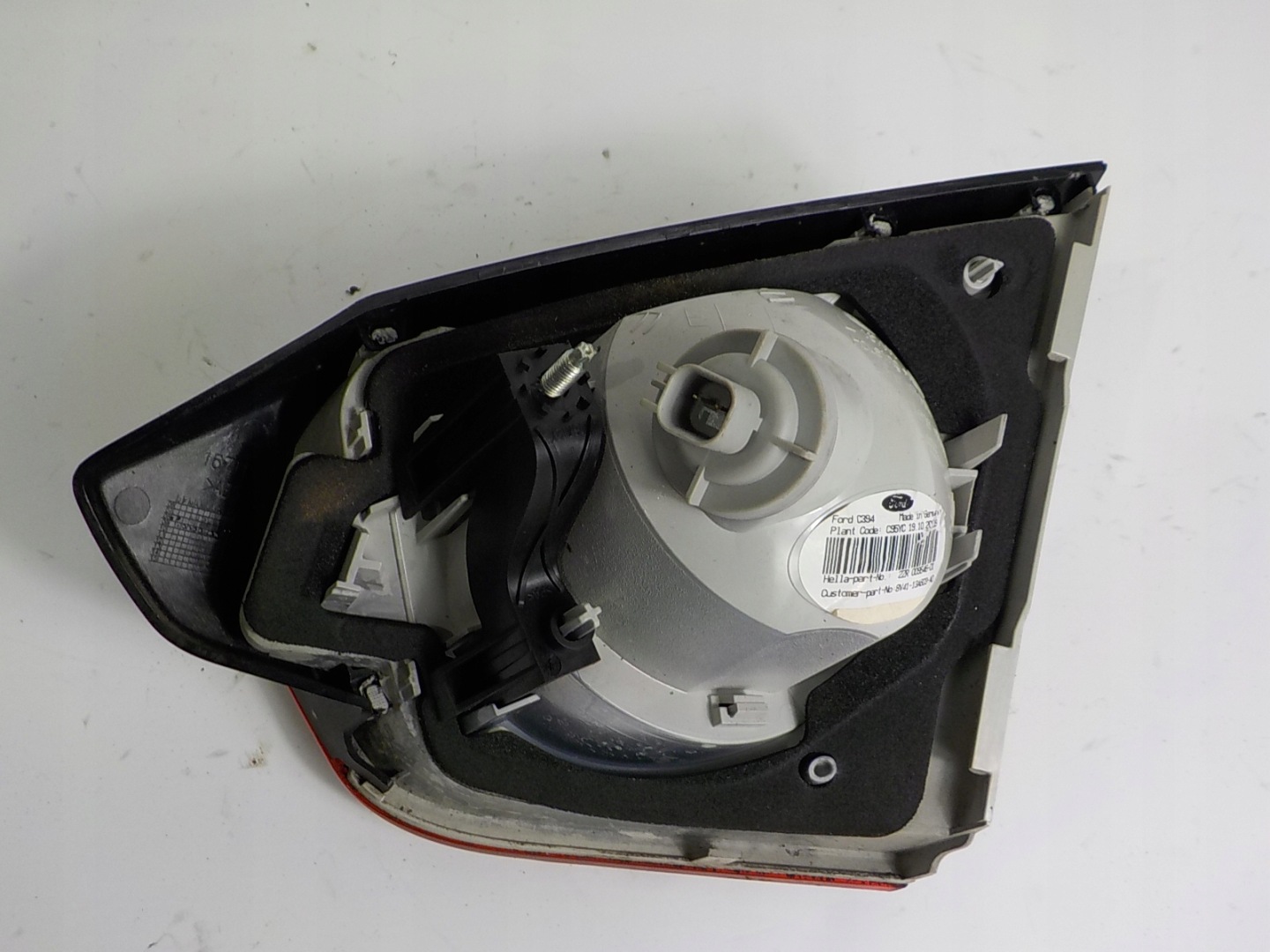 FORD KUGA and MK1 light to the bonnet left rear left rear part