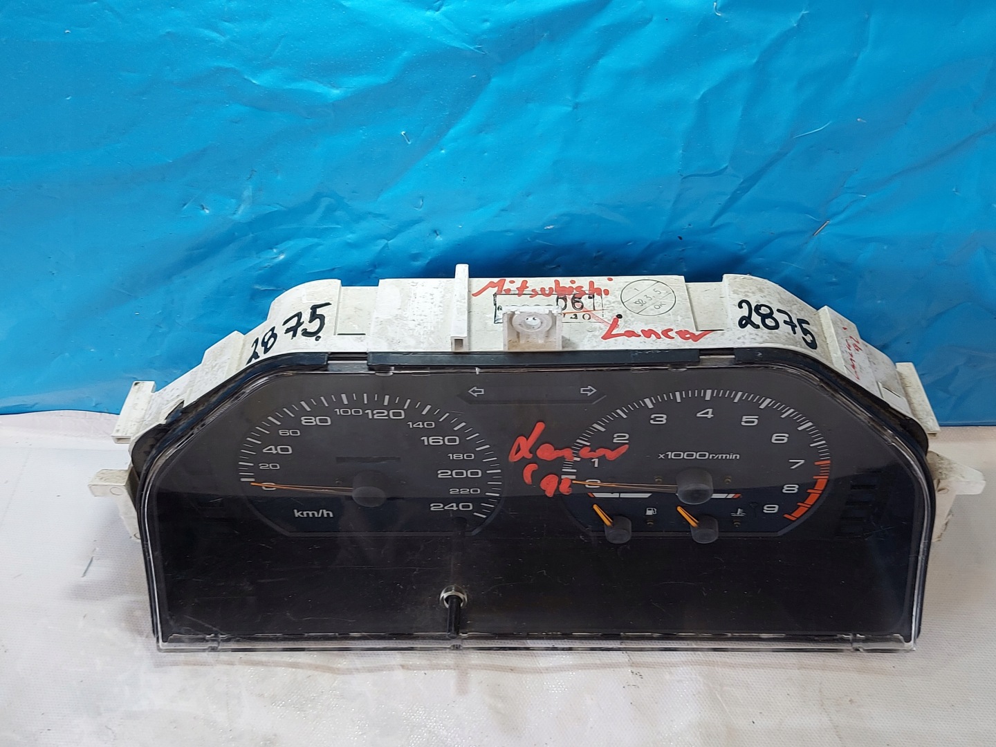 dials clock MITSUBISHI LANCER MB832061