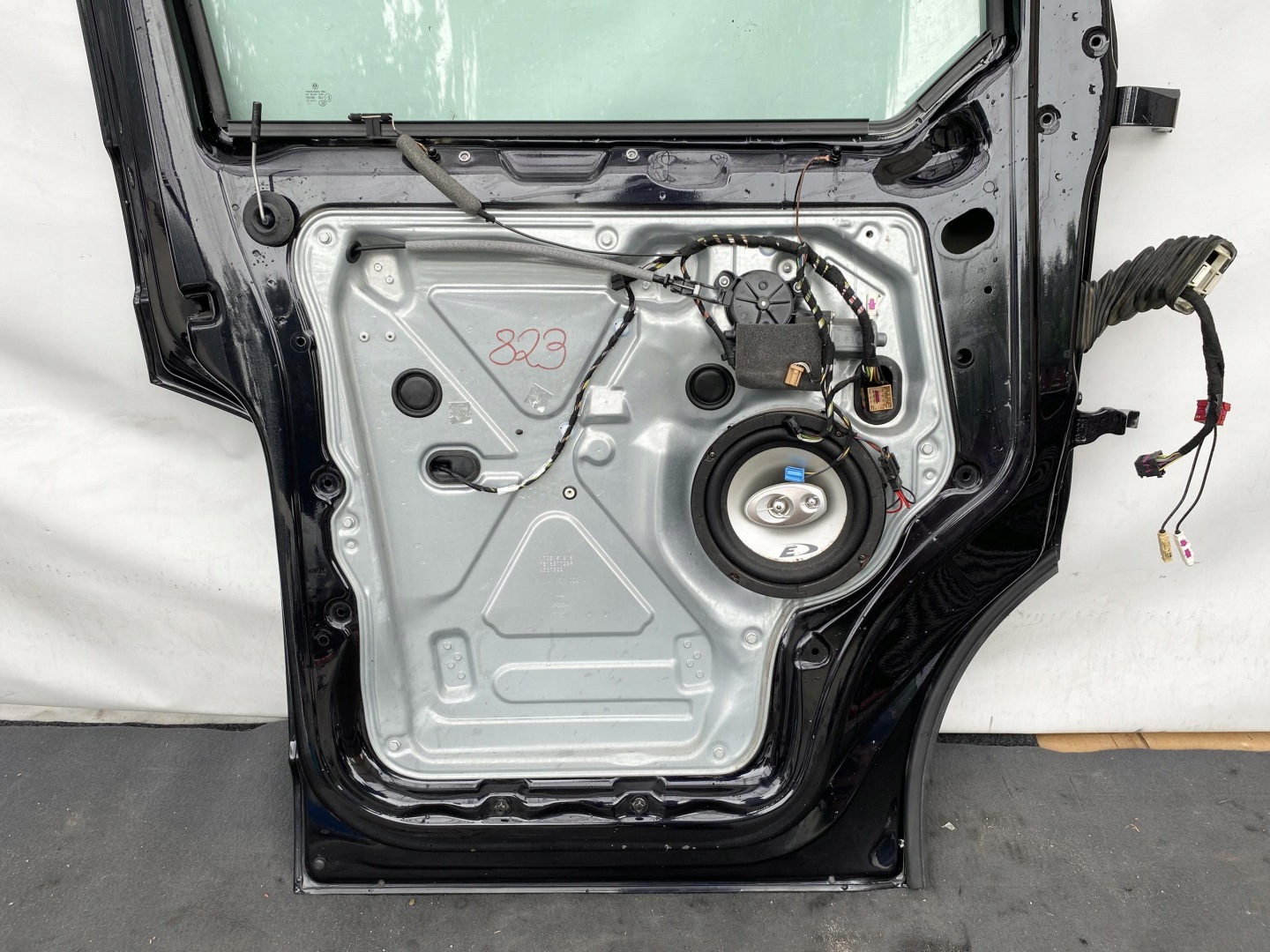 VW TRANSPORTER T6 15- door front left black, left front 7E5831056E