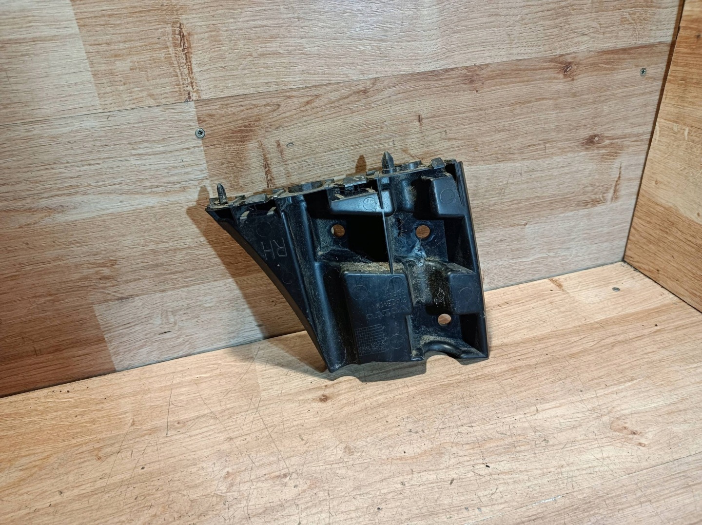 Poignée / Support plaque Pare choc Avant Droit Volvo V40 2014 31425111