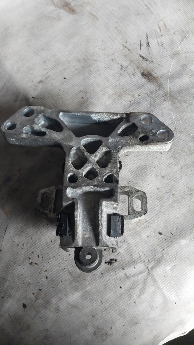 Peugeot 508 and 09-18 R. 1.6 thp holder engine mount gearboxes
