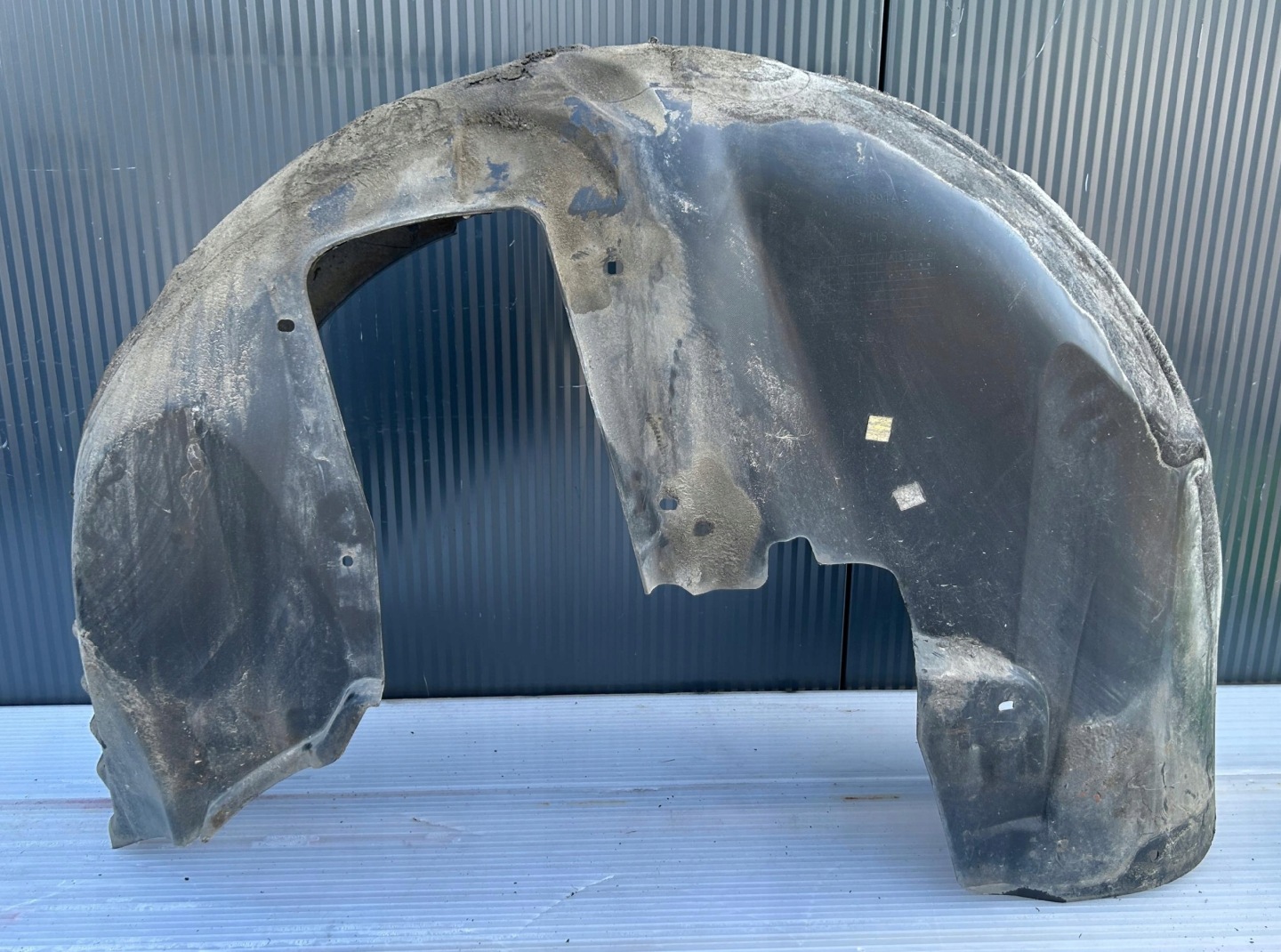 mudguard rear part left LANCIA THEMA II 11- 68084291AE