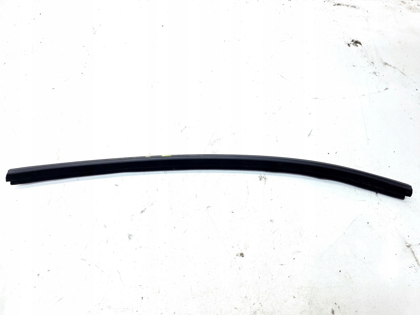 gasket dust SZYBE inner left rear part AUDI Q4 E-TRON 89A839479