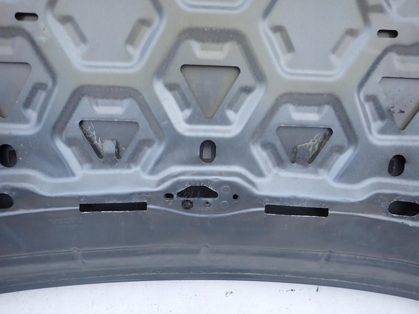 VOLVO V40 12-19 bonnet