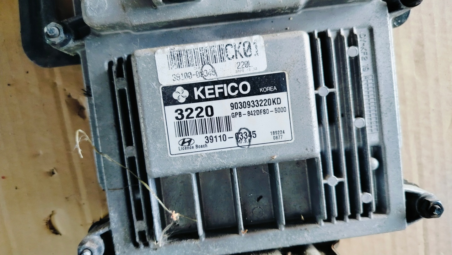 HYUNDAI I20 08-12R control unit computer of the engine 39110-03345