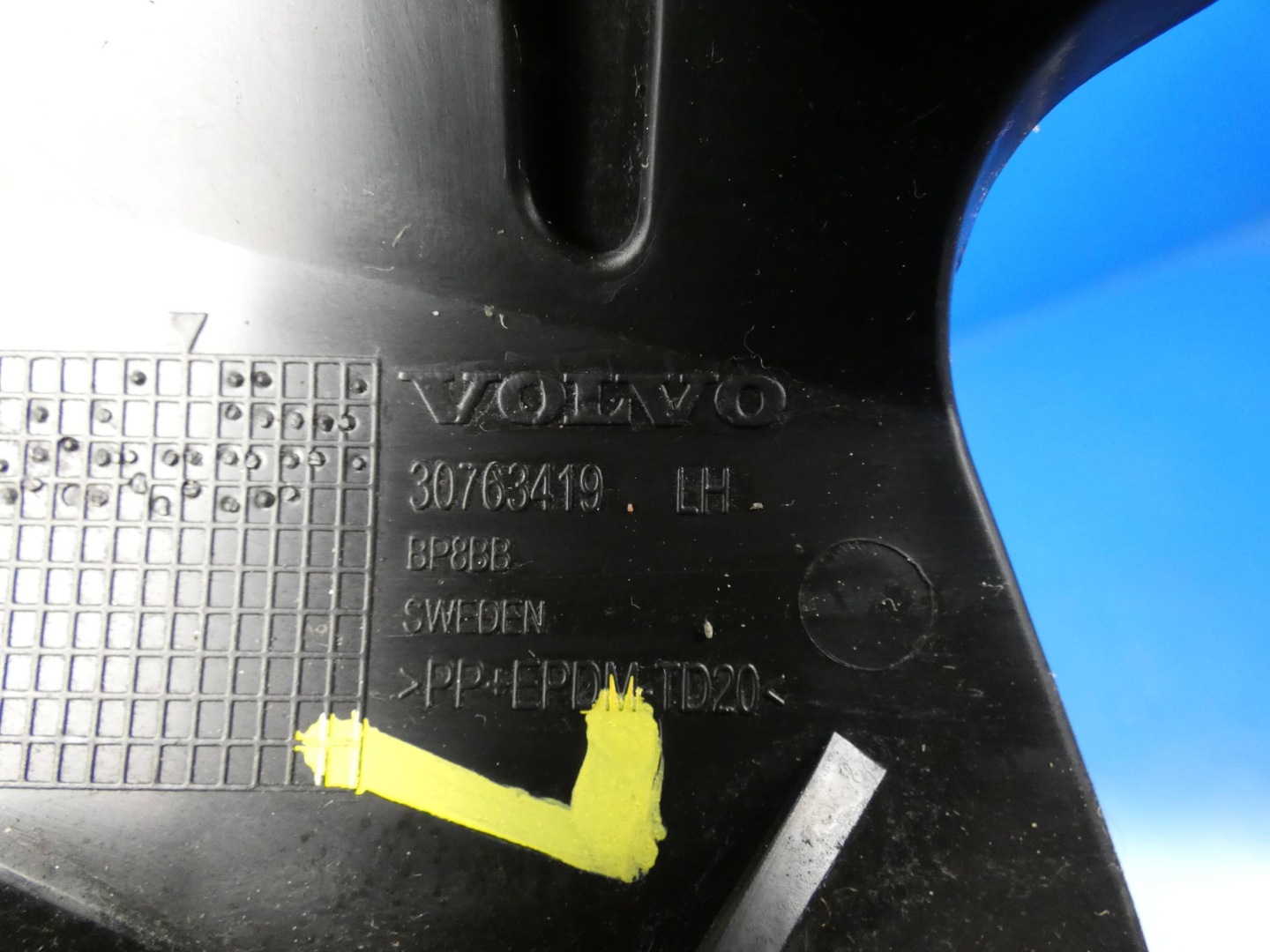 VOLVO XC60 und Halter Halter der Spritzdüse Leuchte links vorne